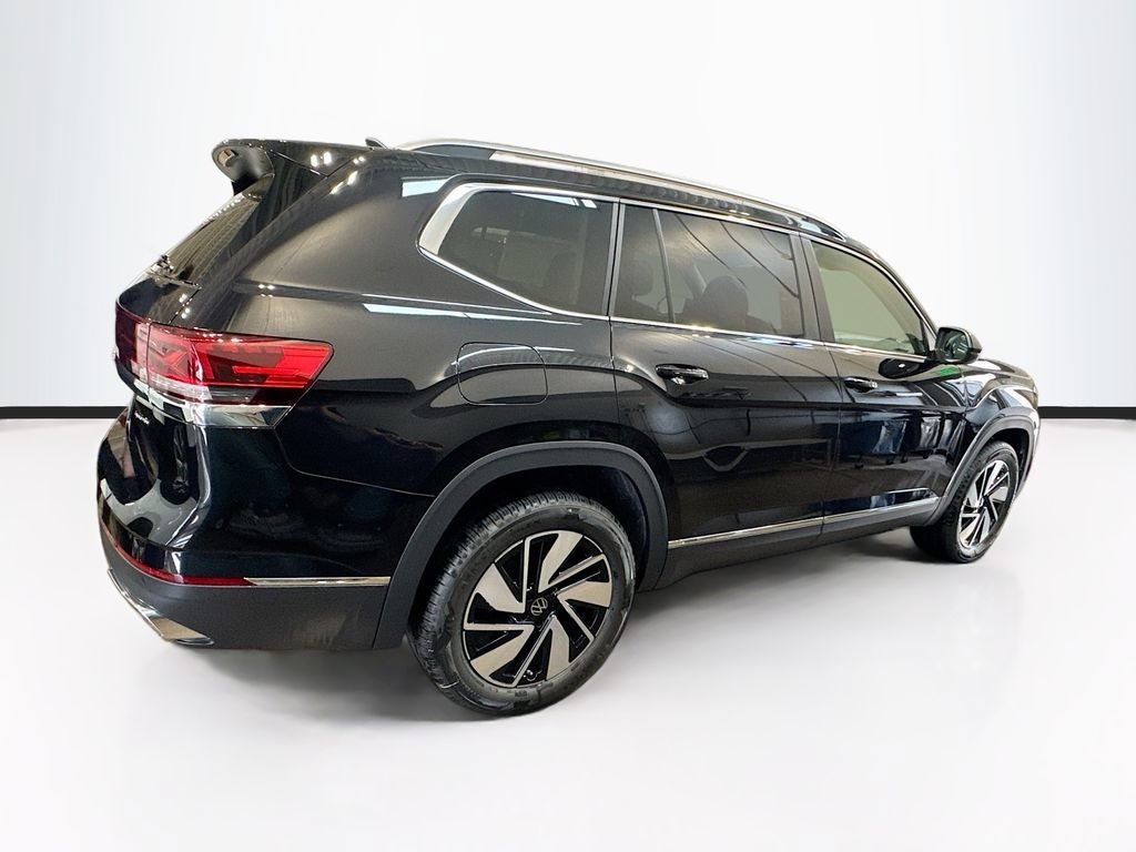 Used 2026 Deep Black Pearl Volkswagen SEL image 4