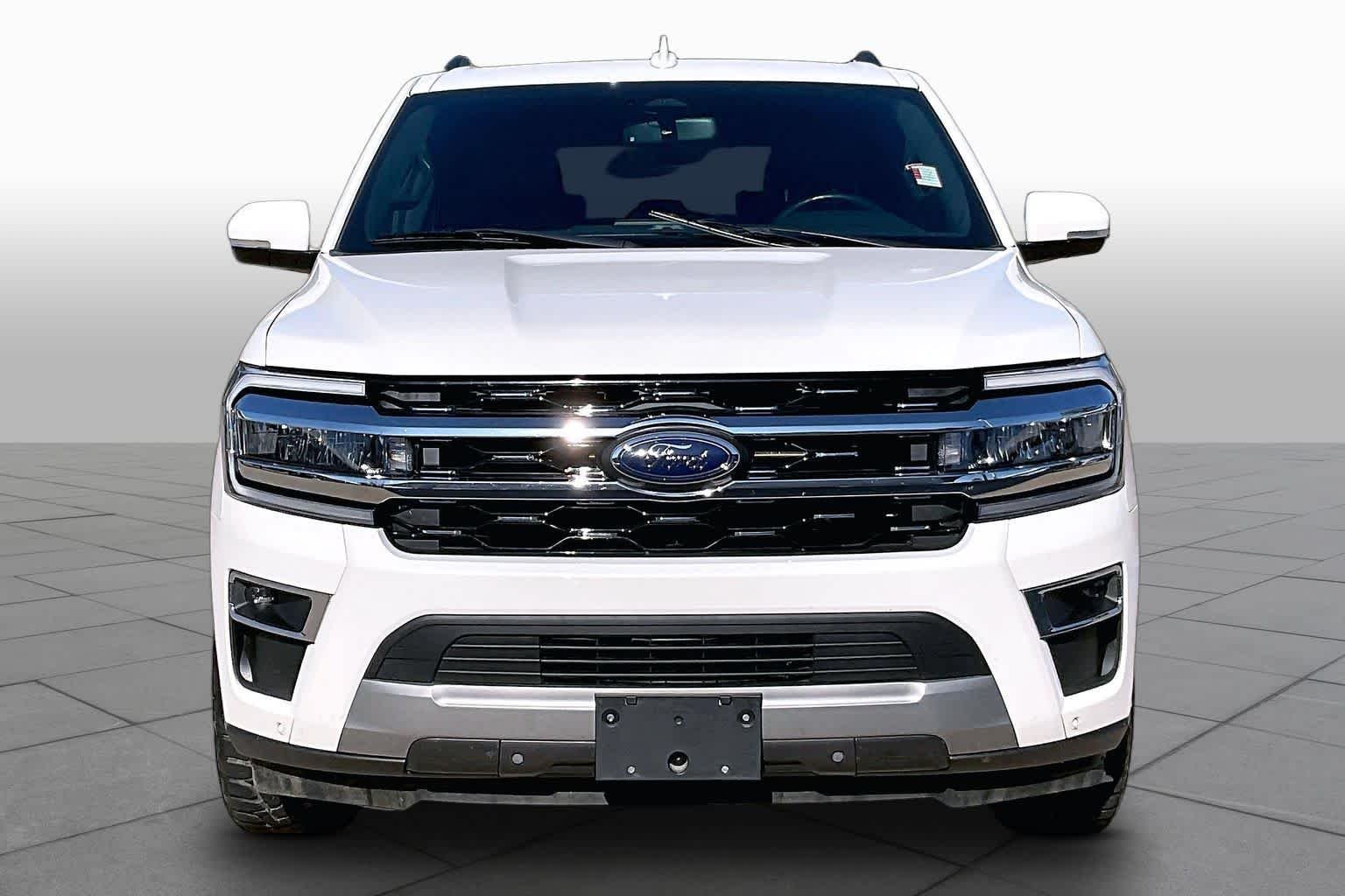 Used 2022 Star White Metallic Tri-Coat Ford Limited image 4