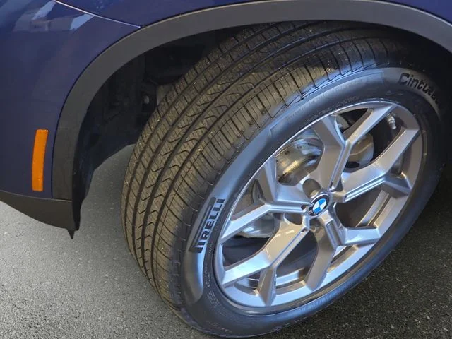 Used 2022 Blue BMW xDrive30i image 34