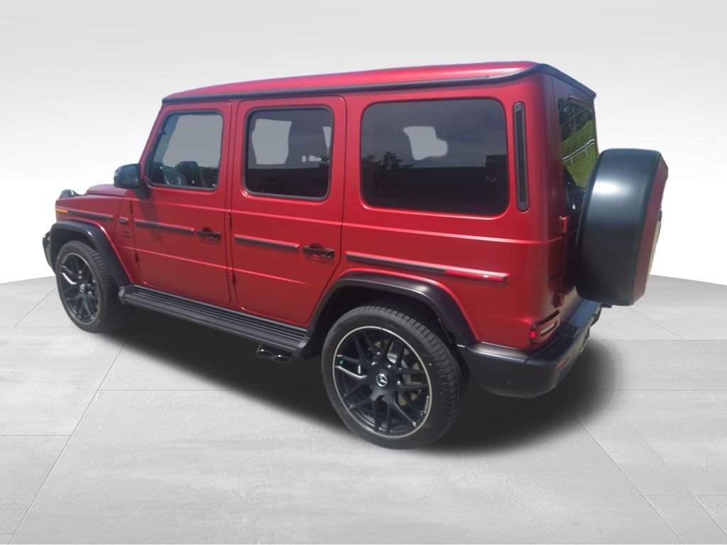 New 2026 MANUFAKTUR Exclusive Cardinal Red Magno Mercedes-Benz AMG® G 63 SUV image 3