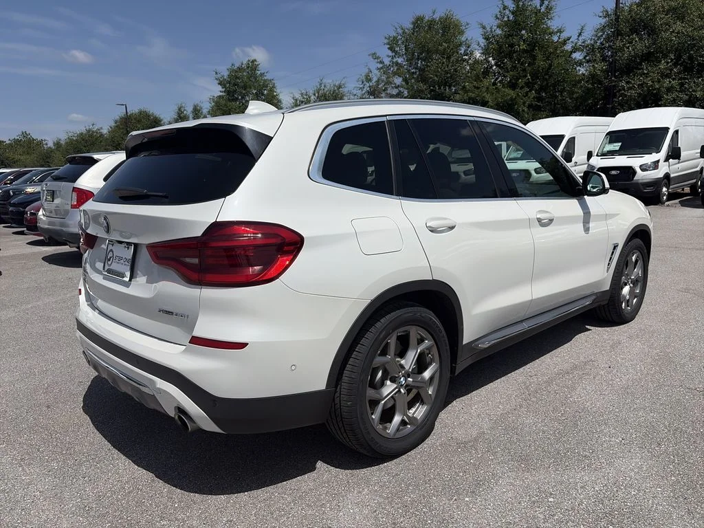 Used 2020 White BMW sDrive30i image 7