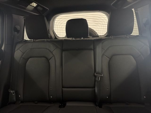 2023 Land Rover Defender S - Photo 12