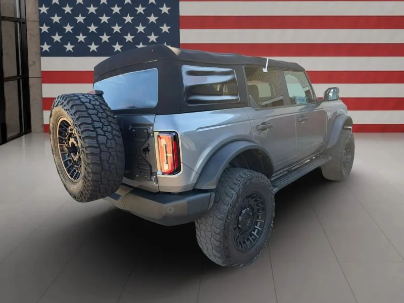 Used 2022 Gray Ford Wildtrak Sport Utility 4D image 4