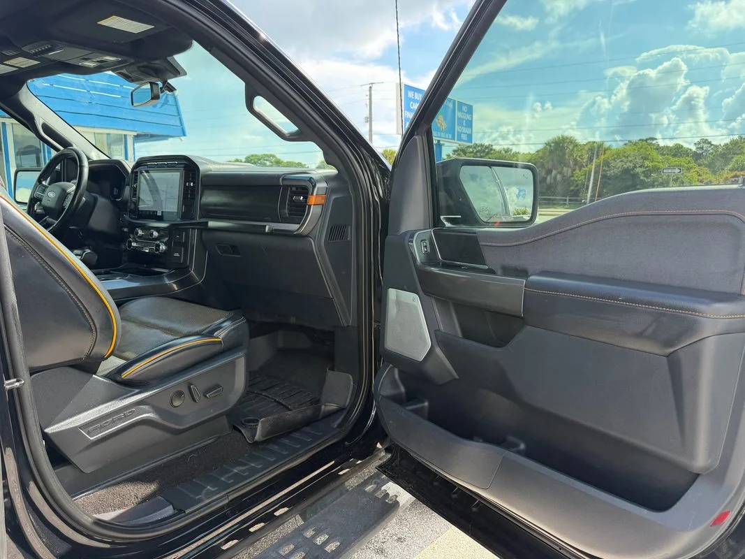 Used 2022  Ford Tremor image 17