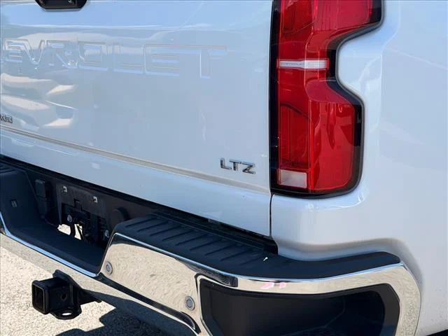 Used 2024 Iridescent Pearl Tricoat Chevrolet LTZ image 9