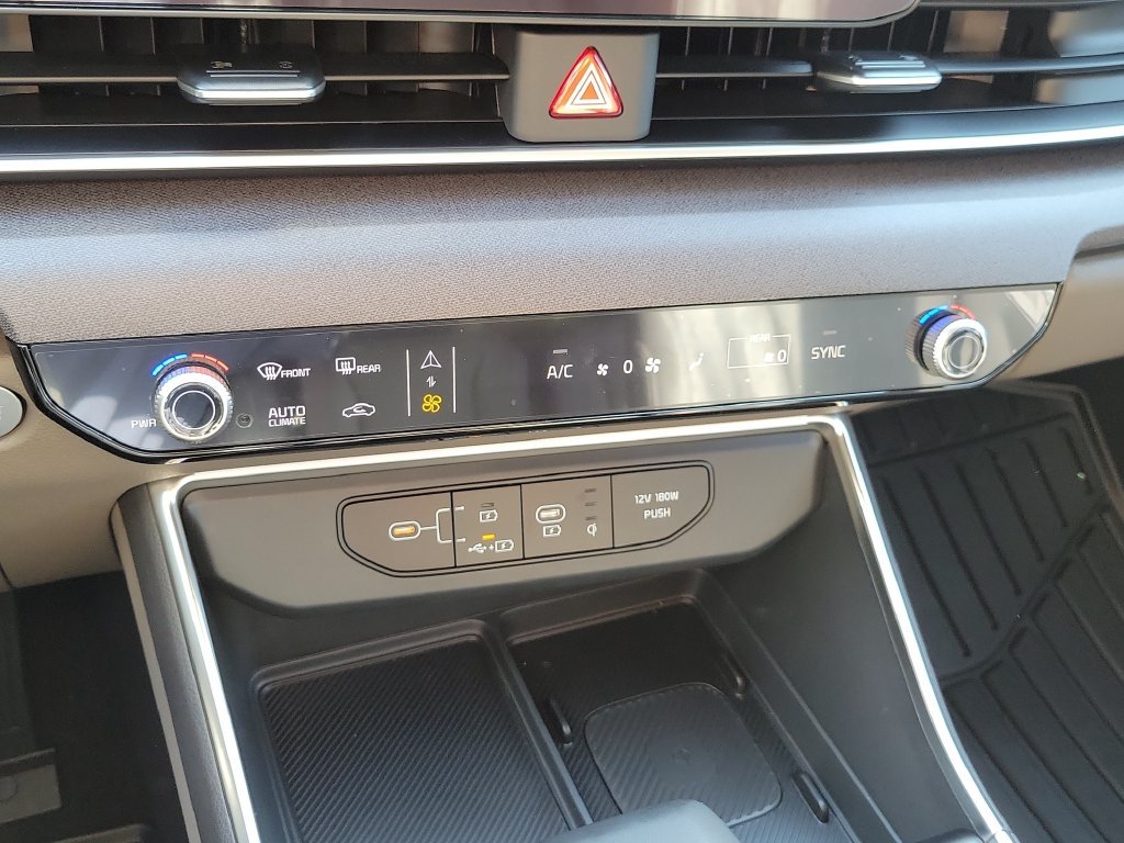 New 2027 Iceberg Green Kia EX image 33