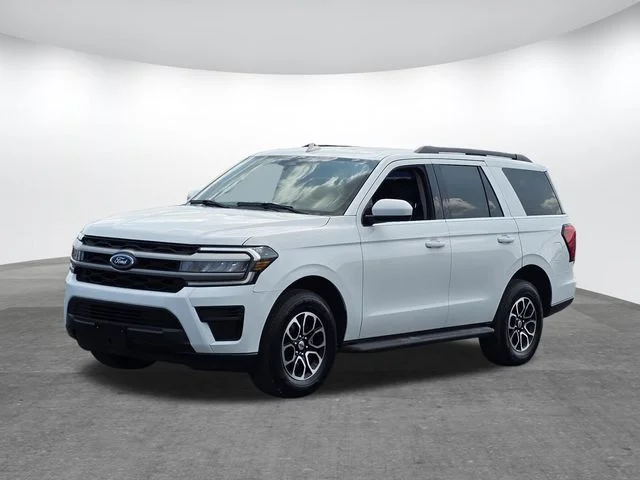 Certified Used 2024 Oxford White Ford XLT image 7