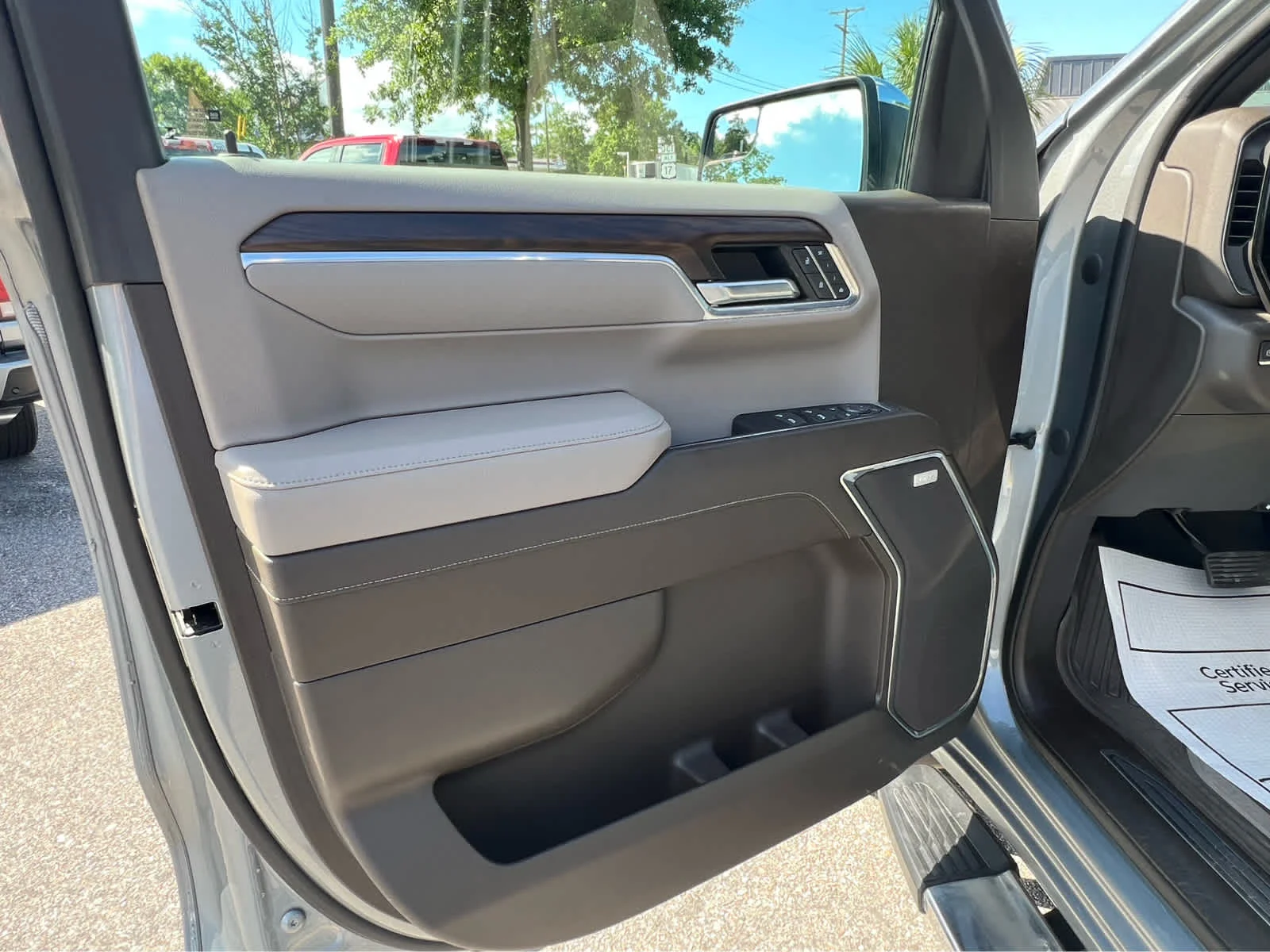 Used 2023 Sterling Metallic GMC SLT image 10