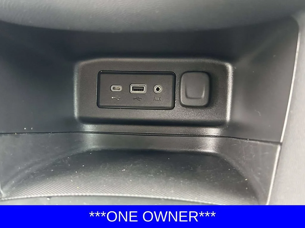 Used 2022 Iridescent Pearl Tricoat Chevrolet LT image 21