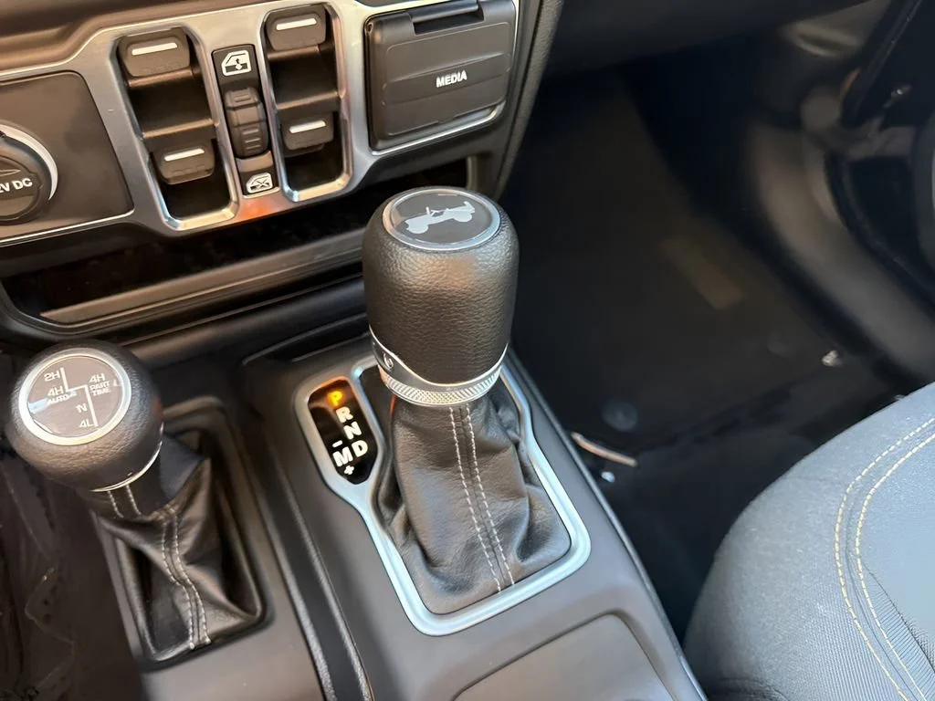 Used 2025 Black Jeep Sahara image 15