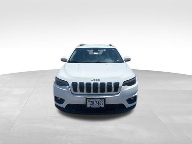 Used 2019 White Jeep Latitude image 9