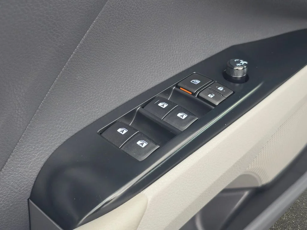 Used 2019 Silver Toyota LE image 28