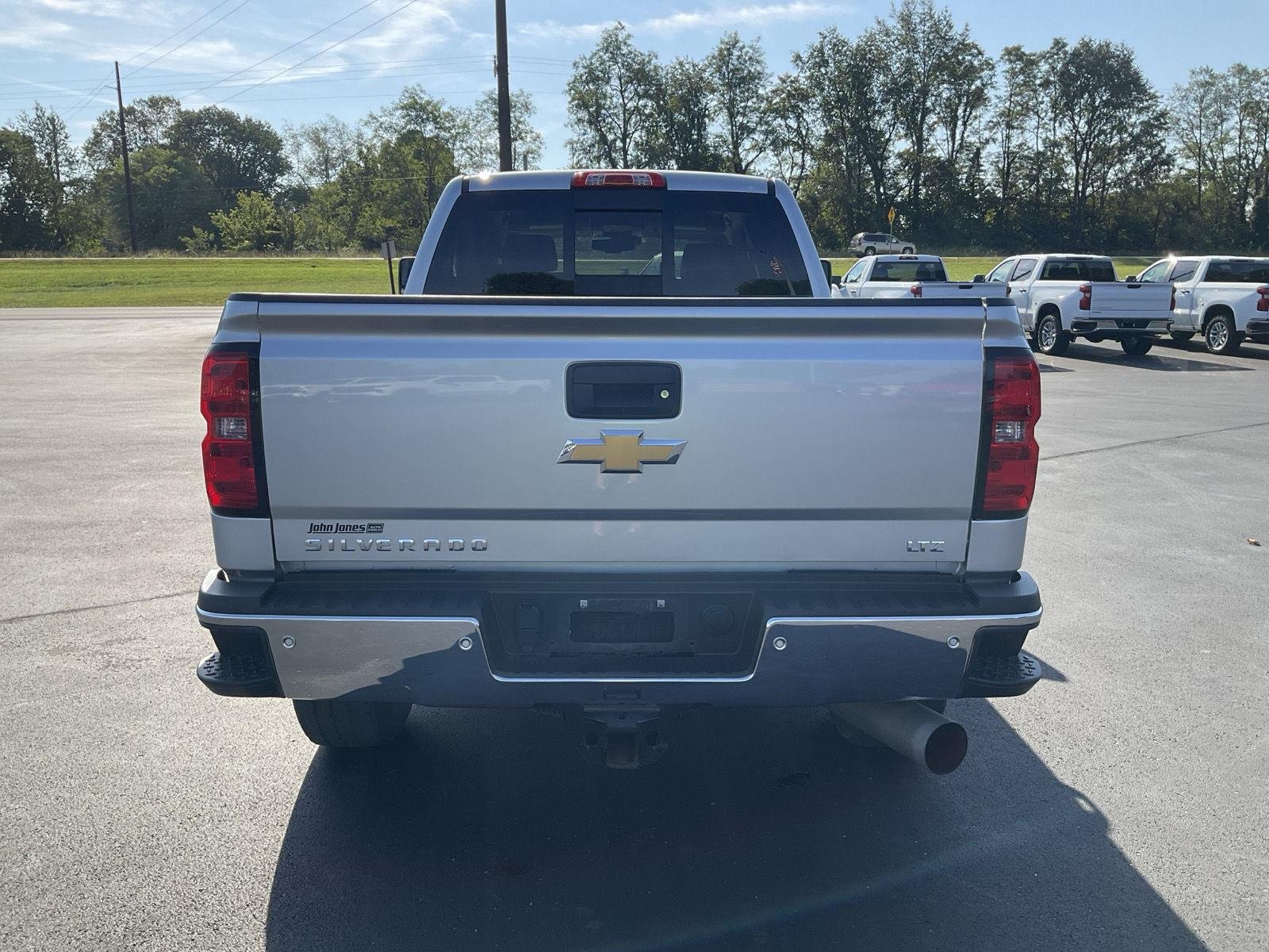Used 2018 Silver Ice Metallic Chevrolet LTZ image 7