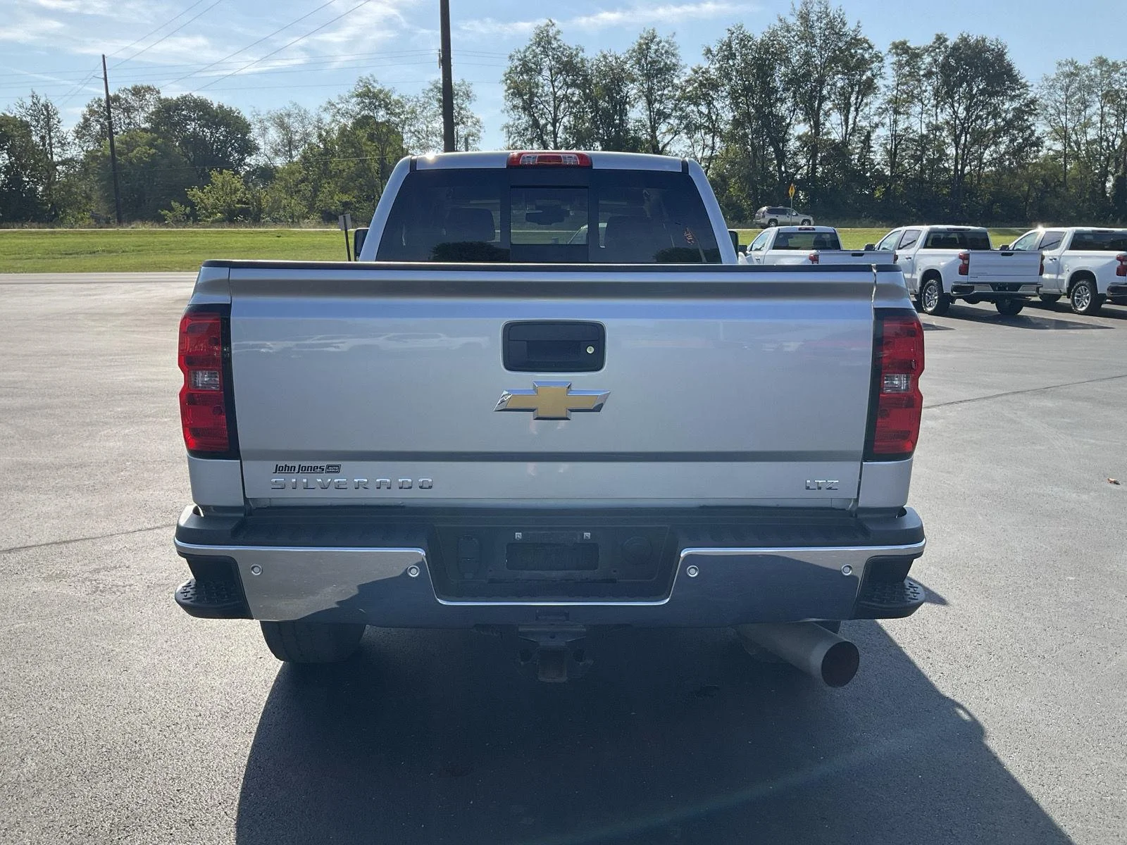 Used 2018 Silver Ice Metallic Chevrolet LTZ image 7