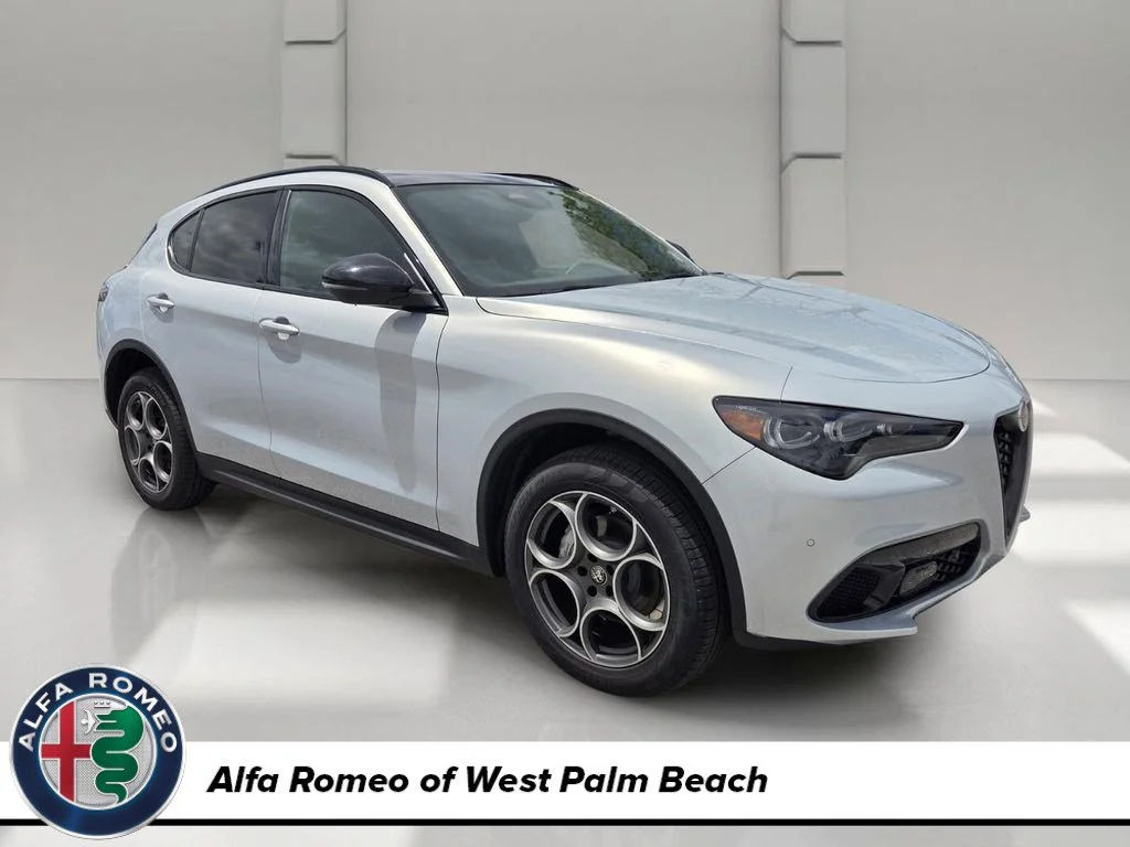 2025 Alfa Romeo Stelvio Stelvio AWD's photo