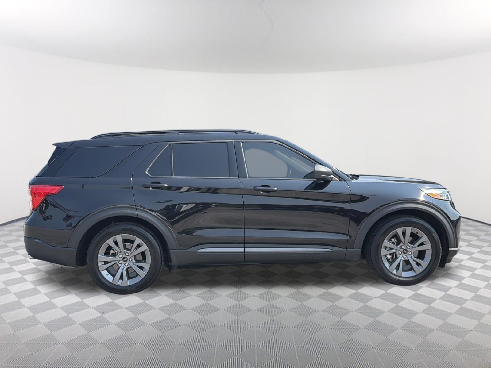 Used 2021 Black Ford XLT image 4