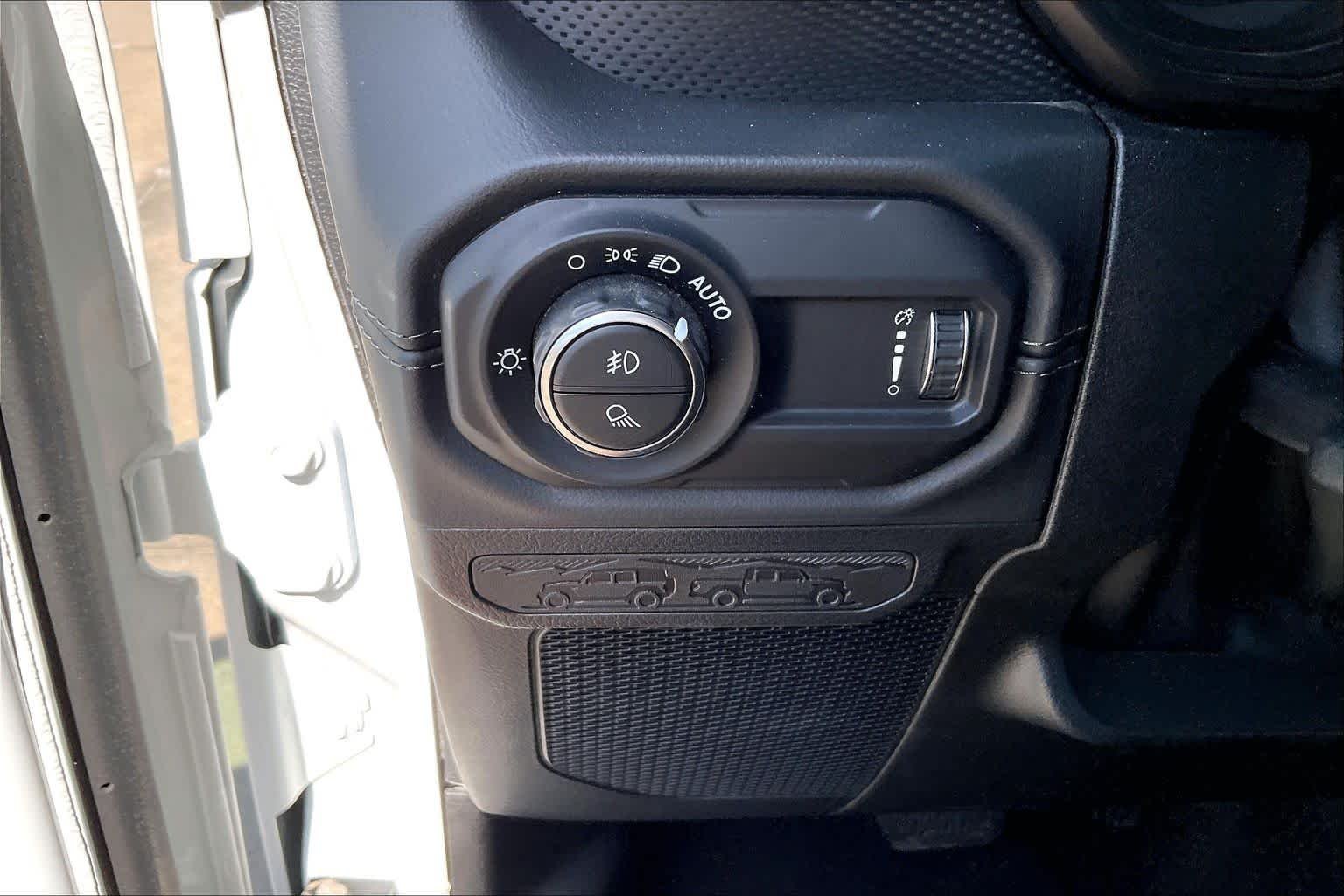 Used 2026 Bright White Clearcoat Jeep Rubicon image 33