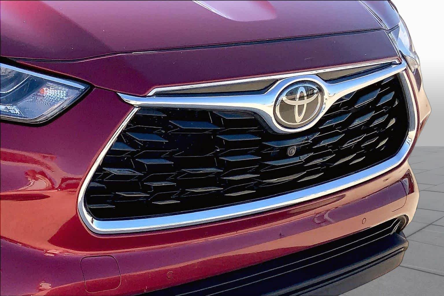 Used 2020 Ruby Flare Pearl Toyota Limited image 29