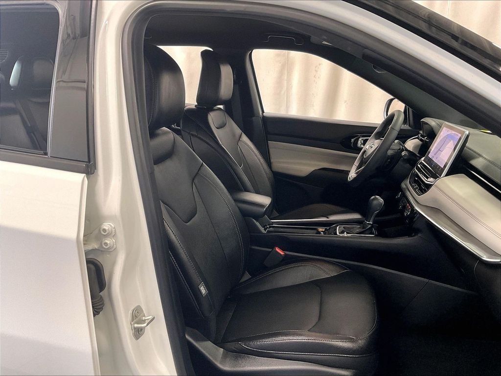 Used 2024 White Jeep Limited image 11