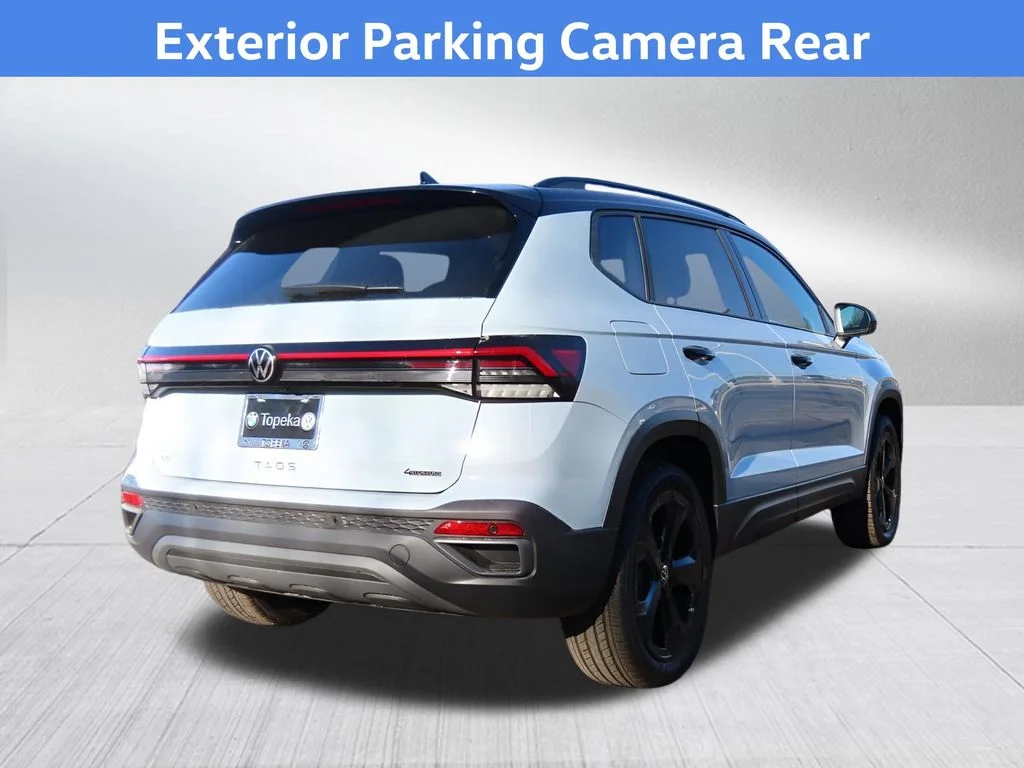 2025 Volkswagen Taos SE Black - Photo 8