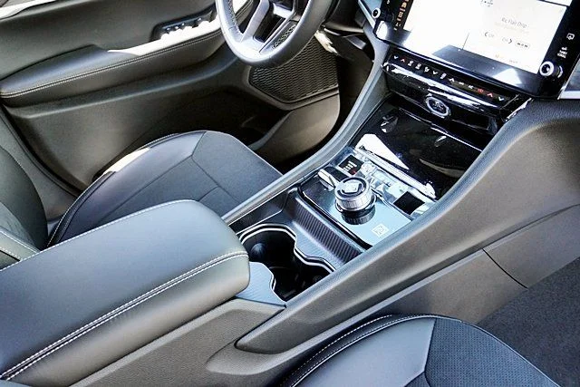 New 2026 Bright White Clearcoat Jeep Altitude image 13