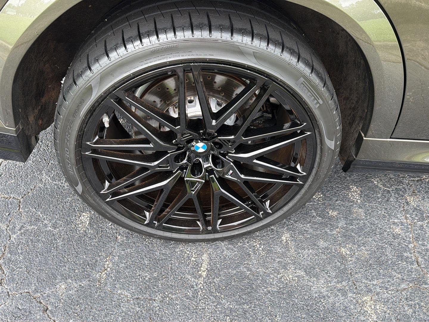 Used 2023 Manhattan Green Metallic BMW  image 40