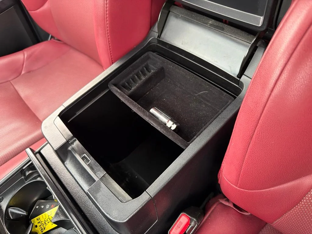 Used 2021 White Lexus 460 image 41
