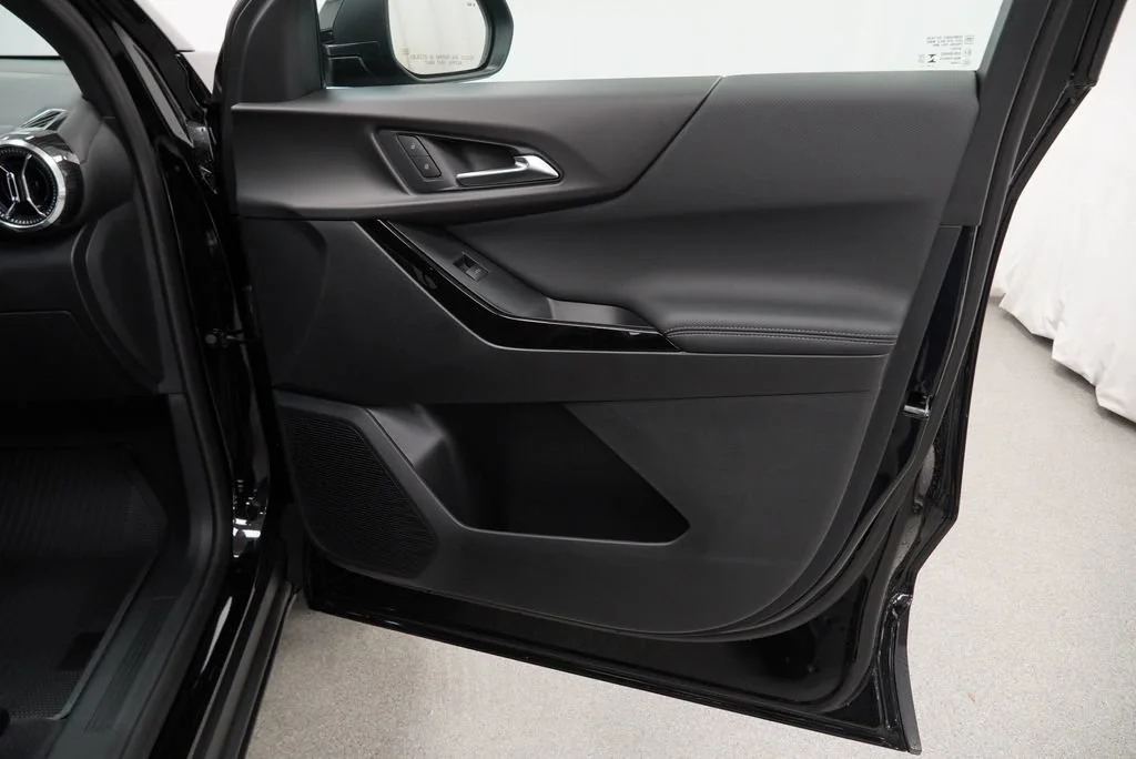New 2027 Mosaic Black Metallic Chevrolet LT image 27