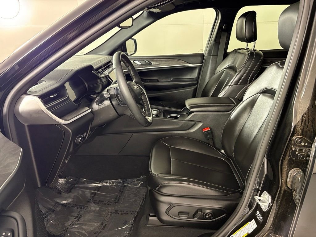 Used 2024 Black Jeep Limited image 28
