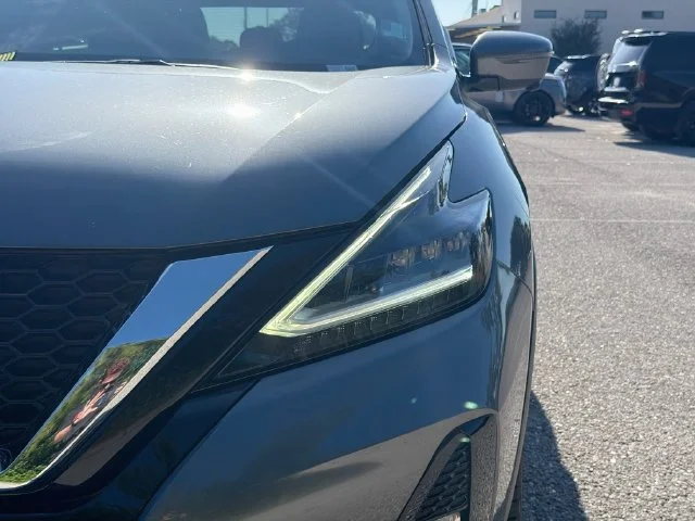 Used 2020 Gun Metallic Nissan Platinum image 9