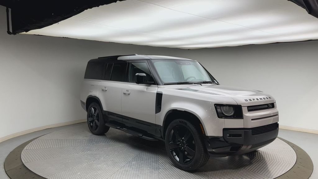 New 2026 Borasco Grey Metallic Land Rover X-Dynamic SE image 8