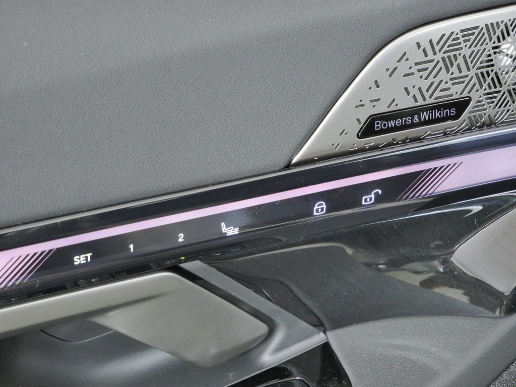 New 2027 Oxide Grey Metallic BMW 540i xDrive image 36