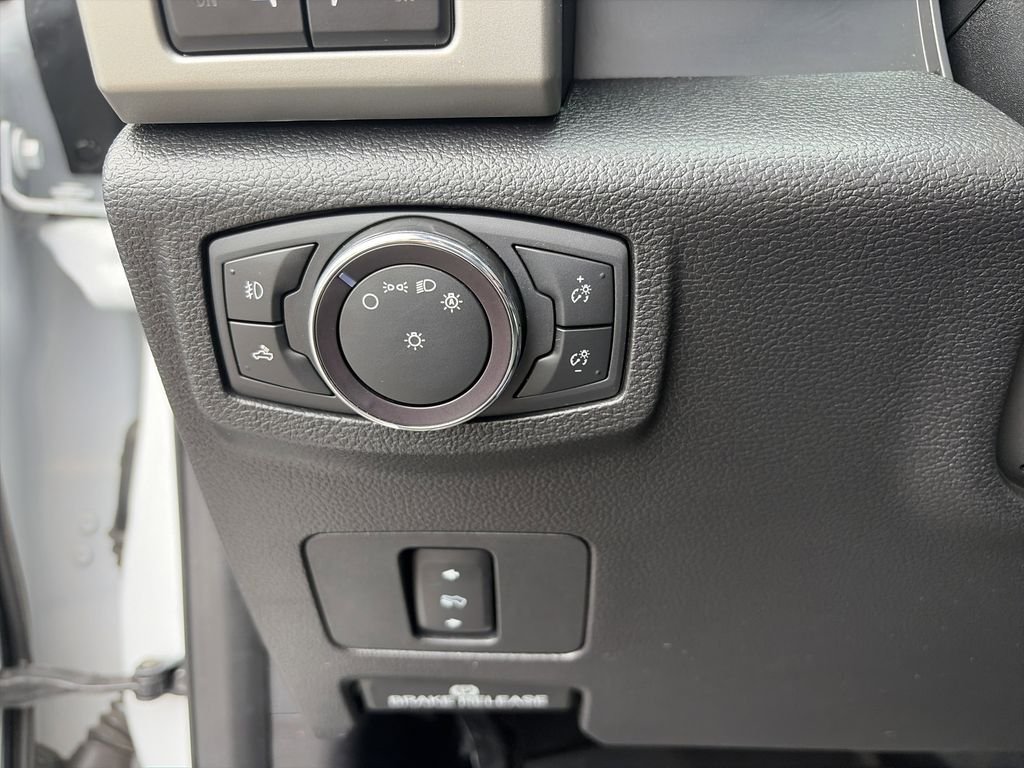 Used 2020 White Ford Lariat image 20
