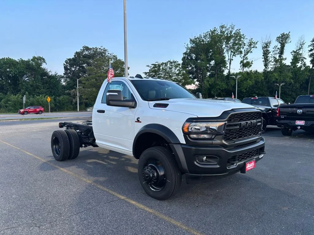 New 2024 Bright White Clear-Coat Exterior Paint RAM Tradesman image 9
