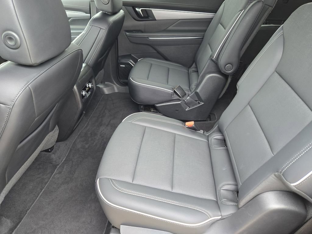 Used 2025 Summit White Buick Preferred image 20