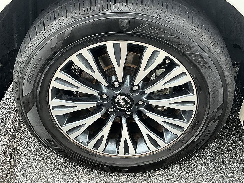 Used 2023 Aspen White Tricoat Nissan SL image 10