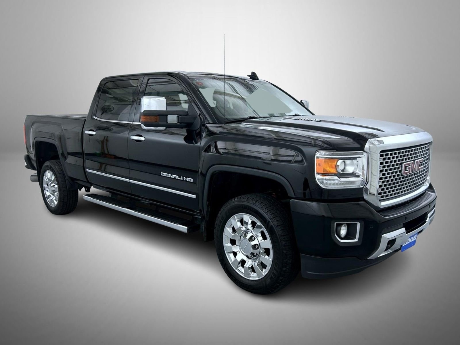 Used 2015 Black GMC Denali image 3