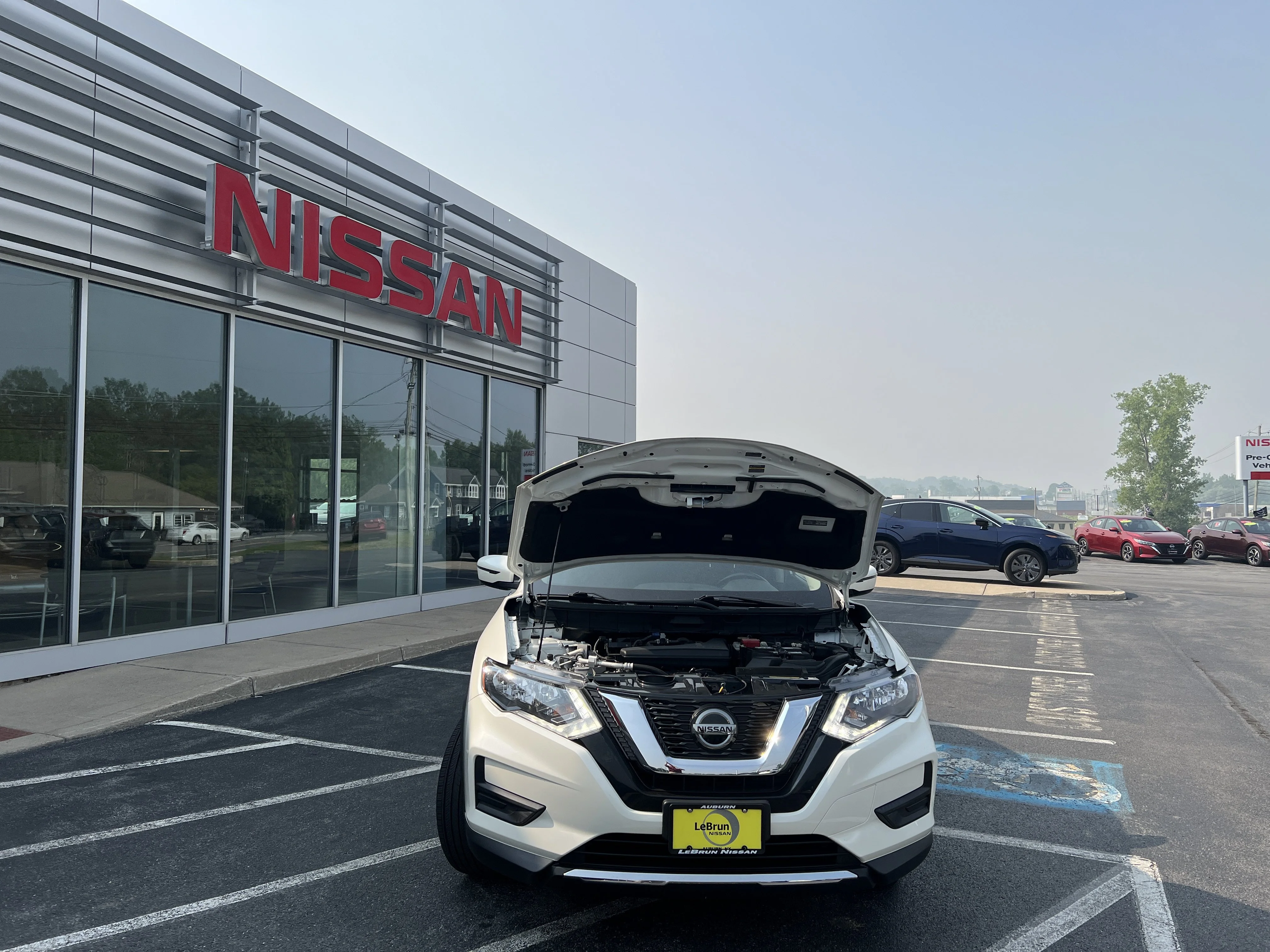 Used 2020 Pearl White Tricoat Nissan SV image 17