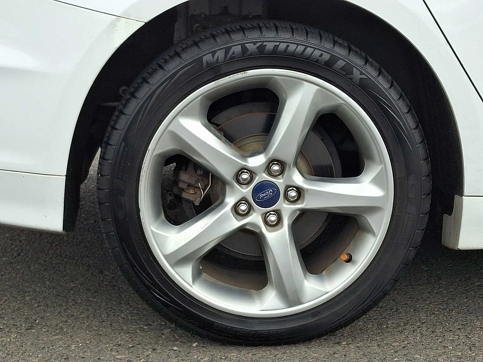 Used 2016 White Ford SE image 8