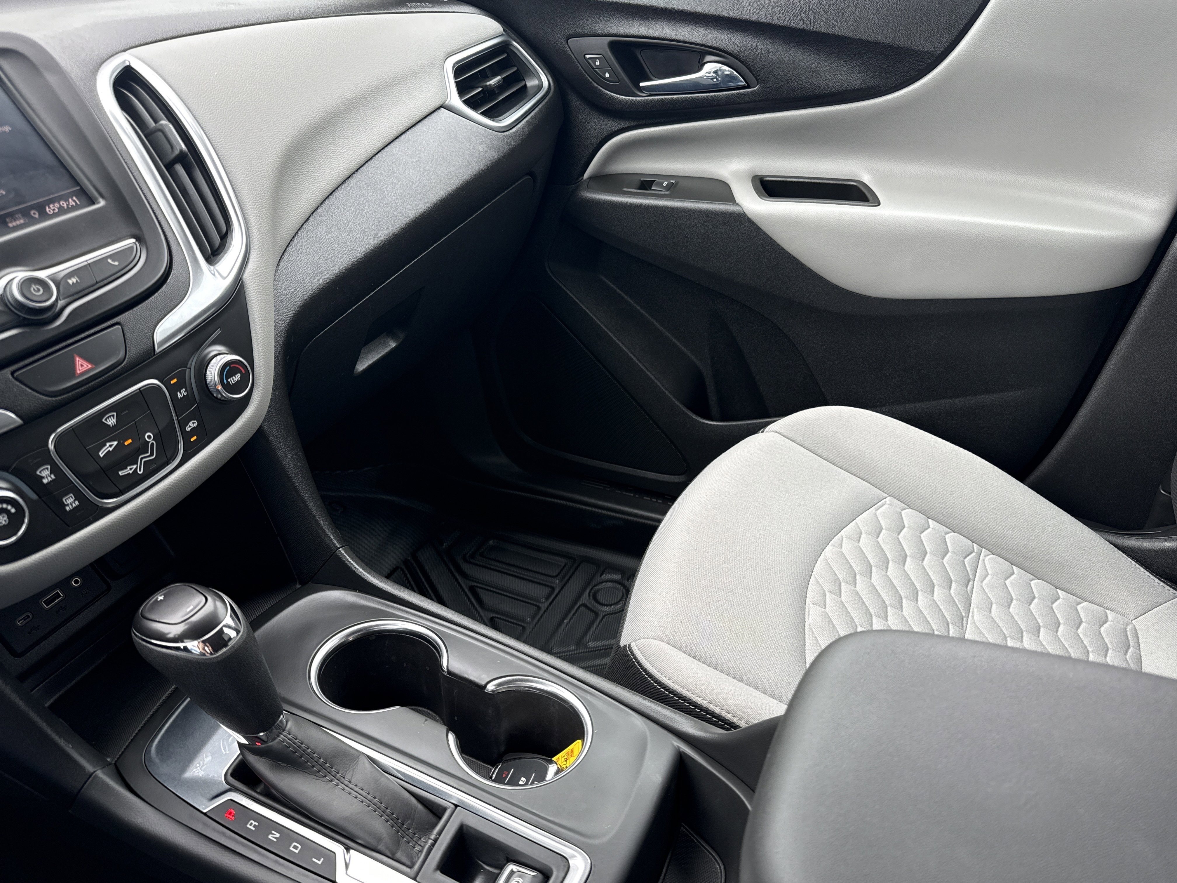 Used 2021 SUMMIT WHITE Chevrolet LS image 20