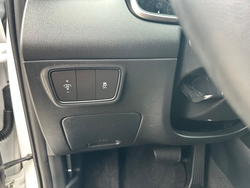 Certified Used 2022 Gray Hyundai SEL image 10