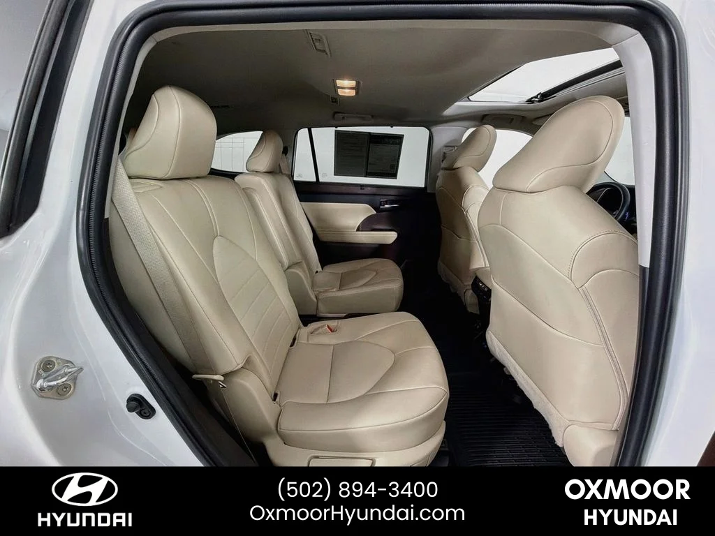 Used 2022 Wind Chill Pearl Toyota Hybrid XLE image 29