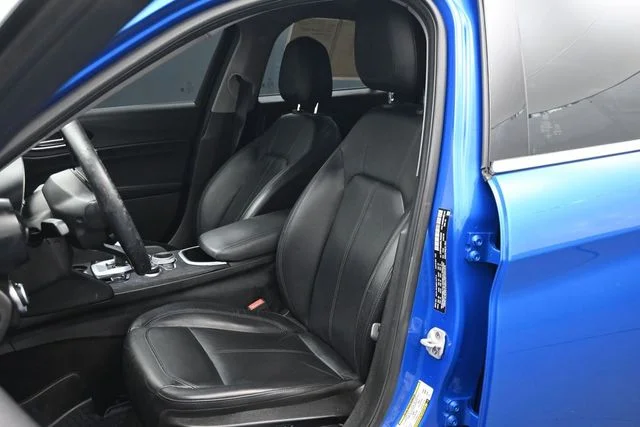 Used 2020 Blue Alfa Romeo Base image 7