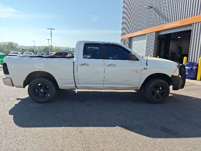 Used 2018 White Ram SLT image 2