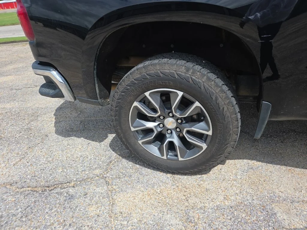 Used 2023 Black Chevrolet LT image 10