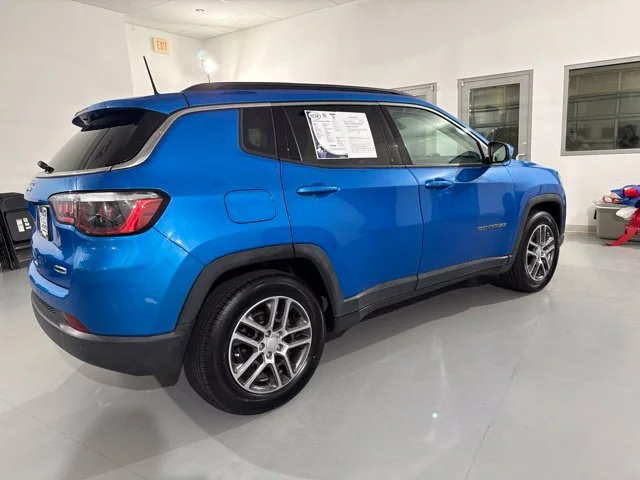 Used 2020 Blue Jeep Latitude image 11