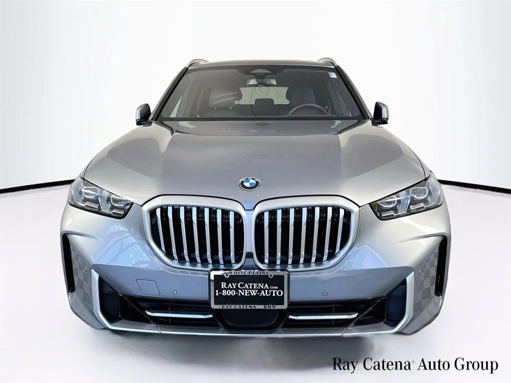 Used 2026 Gray BMW xDrive40i image 2