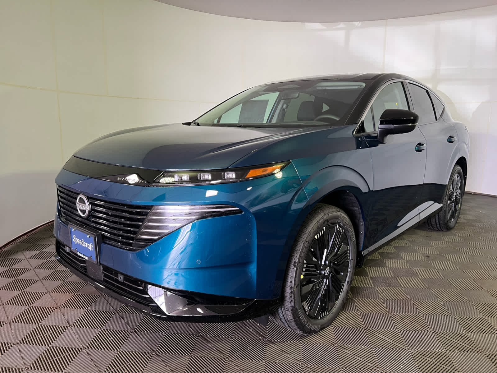New 2026 Aurora Blue Pearl Metallic / Super Black Two-tone Nissan Platinum image 3