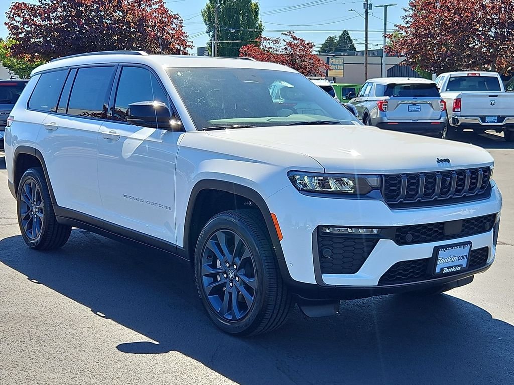 New 2026 Bright White Clear-Coat Exterior Paint Jeep Limited image 8