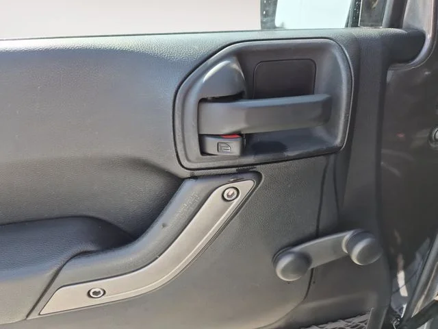 Used 2014 Gray Jeep Sport image 10